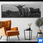 Leinwandbild Hochland Rind Schwarz Weiss Panorama Produktvorschau mit dem Bild Hochland-Rind Schwarz-Weiß im Format Panorama.