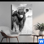 Leinwandbild Hochlandkuh Auf Einer Wiese Hochformat Produktvorschau mit dem Bild Hochlandkuh auf einer Wiese im Format Hochformat.