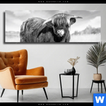 Leinwandbild Hochlandkuh Auf Einer Wiese Panorama Produktvorschau mit dem Bild Hochlandkuh auf einer Wiese im Format Panorama.