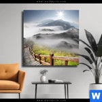 Leinwandbild Holztreppe Auf Berg Mit Wolken Quadrat Produktvorschau mit dem Bild Holztreppe auf Berg mit Wolken im Format Quadrat.
