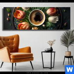 Leinwandbild Kaffee Inmitten Wunderschoener Blumen Panorama Produktvorschau mit dem Bild Kaffee inmitten wunderschöner Blumen im Format Panorama.