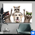 Leinwandbild Lustige Waschbaeren Mit Hund Querformat Produktvorschau mit dem Bild Lustige Waschbären mit Hund im Format Querformat.