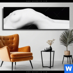 Leinwandbild Nacktheit In Schwarzweiss Panorama Produktvorschau mit dem Bild Nacktheit in Schwarzweiß im Format Panorama.