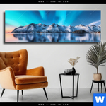 Leinwandbild Nordlichter Und Schneebedeckte Berge Panorama Produktvorschau mit dem Bild Nordlichter und schneebedeckte Berge im Format Panorama.