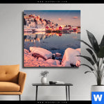 Leinwandbild Skandinavische Stadt Bei Nacht Quadrat Produktvorschau mit dem Bild Skandinavische Stadt bei Nacht im Format Quadrat.