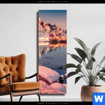 Leinwandbild Skandinavische Stadt Bei Nacht Schmal Produktvorschau mit dem Bild Skandinavische Stadt bei Nacht im Format Schmal.