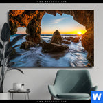 Leinwandbild Sonnenuntergang In Meeresgrotte Querformat Produktvorschau mit dem Bild Sonnenuntergang in Meeresgrotte im Format Querformat.