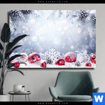 Leinwandbild Weihnachtskugeln Im Winterwunderland Querformat Produktvorschau mit dem Bild Weihnachtskugeln im Winterwunderland im Format Querformat.