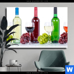 Leinwandbild Wein In Flaschen Und Glaesern Querformat Produktvorschau mit dem Bild Wein in Flaschen und Gläsern im Format Querformat.