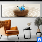 Leinwandbild Zen Stein Mit Schmetterling Panorama Produktvorschau mit dem Bild Zen Stein mit Schmetterling im Format Panorama.