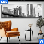 Leuchtbild Brooklyn Bridge Schwarzweiss Panorama Produktvorschau mit dem Bild Brooklyn Bridge Schwarzweiß im Format Panorama.