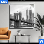 Leuchtbild Brooklyn Bridge Schwarzweiss Quadrat Produktvorschau mit dem Bild Brooklyn Bridge Schwarzweiß im Format Quadrat.