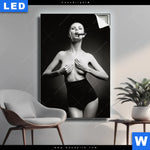 Leuchtbild Dame Mit Zigarre Hochformat Produktvorschau mit dem Bild Dame mit Zigarre im Format Hochformat.