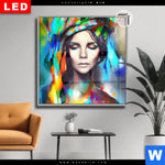 Leuchtbild Dia Abstraktes Frauenportraet Scarlett Quadrat Produktvorschau mit dem Bild Abstraktes Frauenporträt Scarlett im Format Quadrat.