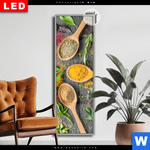Leuchtbild Dia Bunte Gewuerze In Holzloeffeln Schmal Produktvorschau mit dem Bild Bunte Gewürze in Holzlöffeln im Format Schmal.