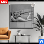 Leuchtbild Dia Frau Gitarre No 2 Quadrat Produktvorschau mit dem Bild Frau & Gitarre No.2 im Format Quadrat.