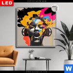 Leuchtbild Dia Frau Mit Kopfhoerern Quadrat Produktvorschau mit dem Bild Frau mit Kopfhörern im Format Quadrat.