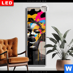 Leuchtbild Dia Frau Mit Kopfhoerern Schmal Produktvorschau mit dem Bild Frau mit Kopfhörern im Format Schmal.