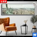 Leuchtbild Dia Freiheit Ueber Manhattan Panorama Produktvorschau mit dem Bild Freiheit über Manhattan im Format Panorama.