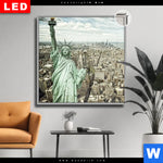 Leuchtbild Dia Freiheit Ueber Manhattan Quadrat Produktvorschau mit dem Bild Freiheit über Manhattan im Format Quadrat.