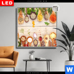 Leuchtbild Dia Gewuerze Auf Hoelzernen Loeffeln Quadrat Produktvorschau mit dem Bild Gewürze auf hölzernen Löffeln im Format Quadrat.