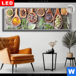 Leuchtbild Dia Gewuerze Auf Holzloeffeln Panorama Produktvorschau mit dem Bild Gewürze auf Holzlöffeln im Format Panorama.