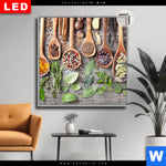 Leuchtbild Dia Gewuerze Auf Holzloeffeln Quadrat Produktvorschau mit dem Bild Gewürze auf Holzlöffeln im Format Quadrat.