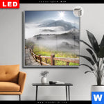 Leuchtbild Dia Holztreppe Auf Berg Mit Wolken Quadrat Produktvorschau mit dem Bild Holztreppe auf Berg mit Wolken im Format Quadrat.