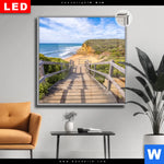 Leuchtbild Dia Holztreppe Zum Einsamen Strand Quadrat Produktvorschau mit dem Bild Holztreppe zum einsamen Strand im Format Quadrat.