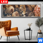 Leuchtbild Dia Loewe Schlaeft In Blueten Panorama Produktvorschau mit dem Bild Löwe schläft in Blüten im Format Panorama.