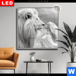 Leuchtbild Dia Loewe Wildnis Liebe Quadrat Produktvorschau mit dem Bild Löwe - Wildnis Liebe im Format Quadrat.