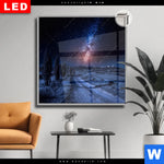 Leuchtbild Dia Milchstrasse Ueber Einem Feldweg Quadrat Produktvorschau mit dem Bild Milchstraße über einem Feldweg im Format Quadrat.