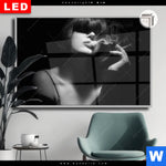 Leuchtbild Dia Rauchende Lady Querformat Produktvorschau mit dem Bild Rauchende Lady im Format Querformat.