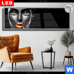 Leuchtbild Dia Schoenheit In Schwarz Panorama Produktvorschau mit dem Bild Schönheit in Schwarz im Format Panorama.