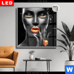 Leuchtbild Dia Schoenheit In Schwarz Quadrat Produktvorschau mit dem Bild Schönheit in Schwarz im Format Quadrat.