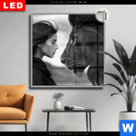 Leuchtbild Dia Seelenblick Loewe Frau Quadrat Produktvorschau mit dem Bild Seelenblick - Löwe & Frau im Format Quadrat.