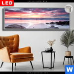 Leuchtbild Dia Sonnenaufgang Am Strand Mit Felsen Panorama Produktvorschau mit dem Bild Sonnenaufgang am Strand mit Felsen im Format Panorama.