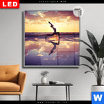 Leuchtbild Dia Yoga Am Lila Strand Quadrat Produktvorschau mit dem Bild Yoga am lila Strand im Format Quadrat.