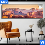 Leuchtbild Felsen Bei Sonnenuntergang Panorama Produktvorschau mit dem Bild Felsen bei Sonnenuntergang im Format Panorama.