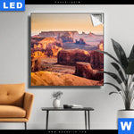 Leuchtbild Felsen Bei Sonnenuntergang Quadrat Produktvorschau mit dem Bild Felsen bei Sonnenuntergang im Format Quadrat.