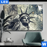 Leuchtbild Freiheitsstatue Im Sandsturm Querformat Produktvorschau mit dem Bild Freiheitsstatue im Sandsturm im Format Querformat.