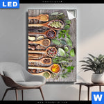 Leuchtbild Gewuerze Auf Holzloeffeln Hochformat Produktvorschau mit dem Bild Gewürze auf Holzlöffeln im Format Hochformat.