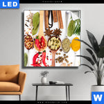 Leuchtbild Gewuerze Auf Loeffeln Weiss Quadrat Produktvorschau mit dem Bild Gewürze auf Löffeln - weiß im Format Quadrat.