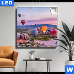 Leuchtbild Heissluftballons Im Sonnenuntergang Quadrat Produktvorschau mit dem Bild Heißluftballons im Sonnenuntergang im Format Quadrat.