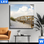 Leuchtbild Holzsteg Duenen Quadrat Produktvorschau mit dem Bild Holzsteg & Dünen im Format Quadrat.