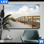 Leuchtbild Holzsteg Duenen Querformat Produktvorschau mit dem Bild Holzsteg & Dünen im Format Querformat.