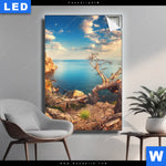 Leuchtbild Kuestenlandschaft Mit Altem Baum Hochformat Produktvorschau mit dem Bild Küstenlandschaft mit altem Baum im Format Hochformat.