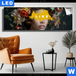 Leuchtbild Like Florales Portraet Panorama Produktvorschau mit dem Bild LIKE - Florales Porträt im Format Panorama.