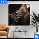 Leuchtbild Loewen Staerke Und Zaertlichkeit Quadrat Produktvorschau mit dem Bild Löwen - Stärke und Zärtlichkeit im Format Quadrat.