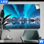 Leuchtbild Nordlichter Und Schneebedeckte Berge Querformat Produktvorschau mit dem Bild Nordlichter und schneebedeckte Berge im Format Querformat.